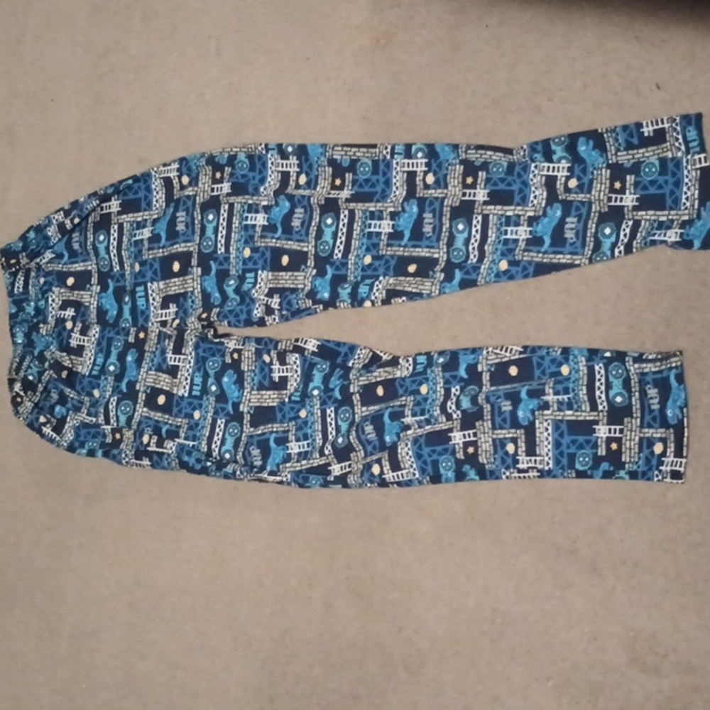 5/$20 Boy's Tuff Guys 10/12 100% polyester video game pajama pants